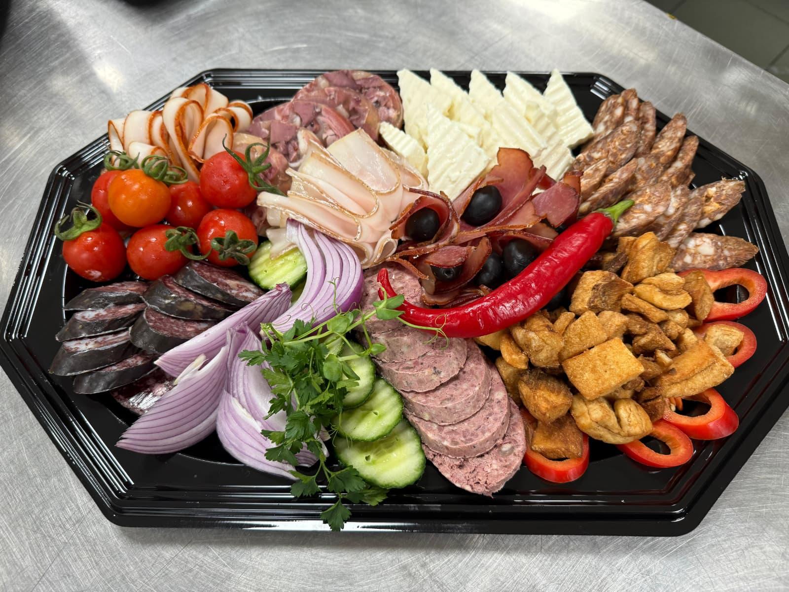 Platou tradițional de porc